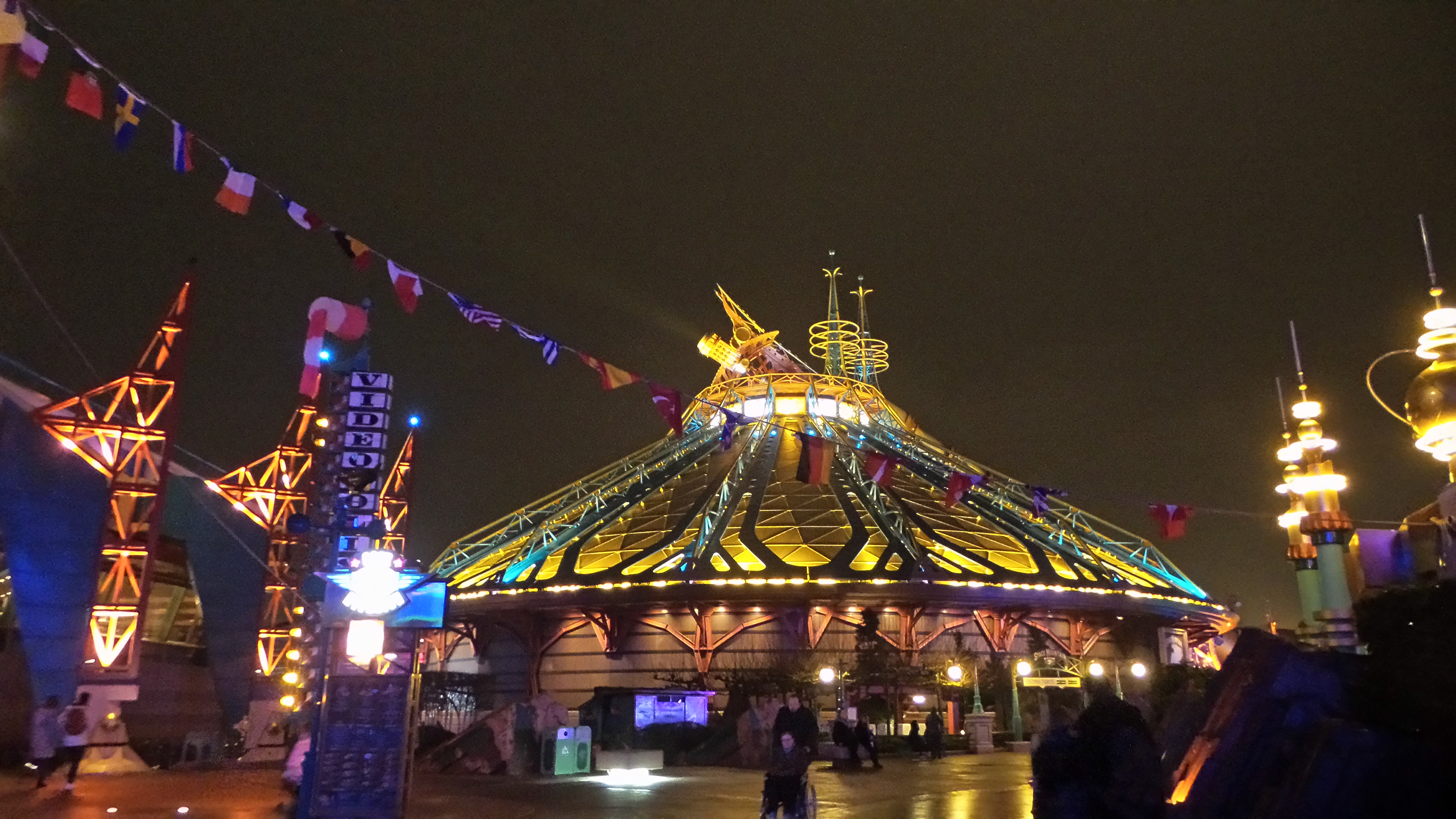 Disneyland Paris - Space Mountain