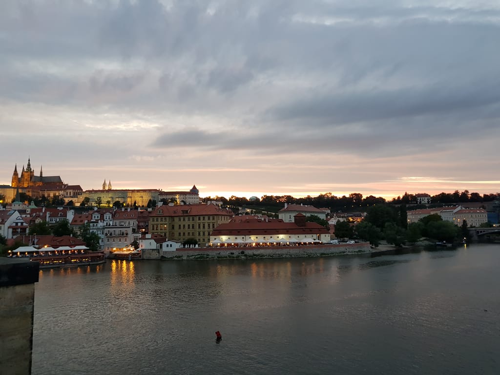 La vista da Ponte Carlo al tramonto