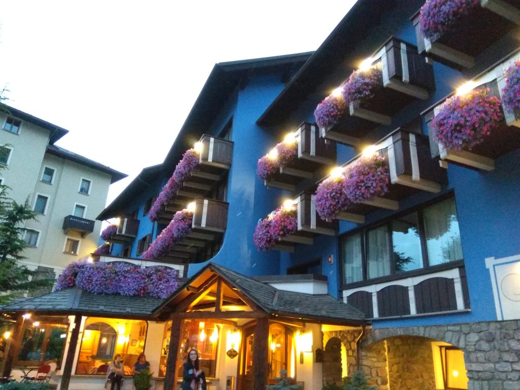 La facciata dell'Hotel Baita Clementi di Bormio