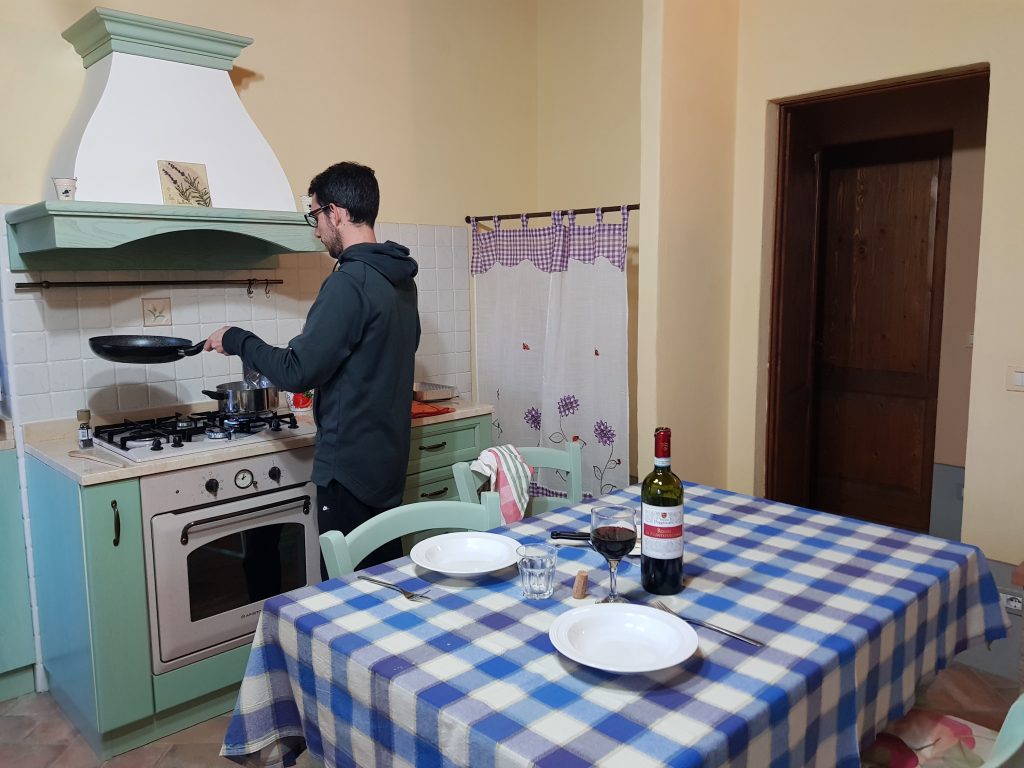 cucina appartamento lavanda all'agriturismo lucciola bella