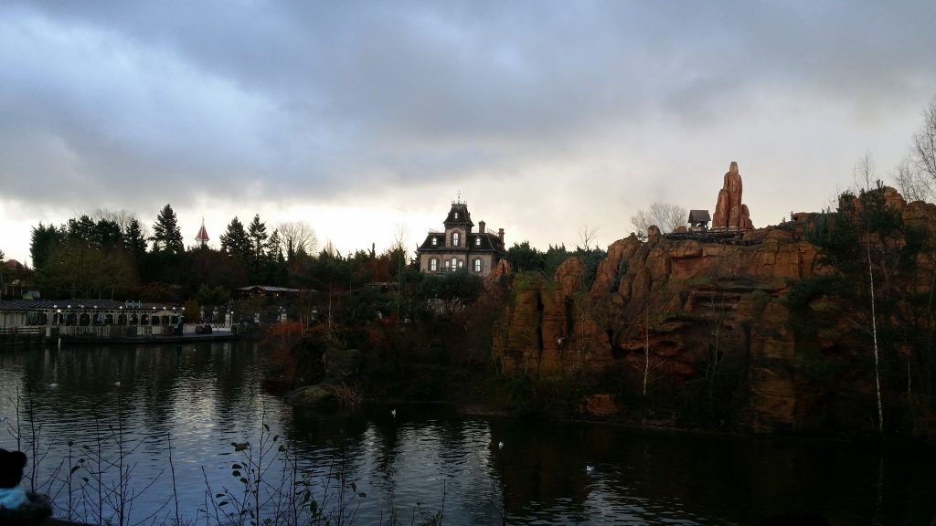 Le attrazioni imperdibili se si visita disneyland paris in un giorno