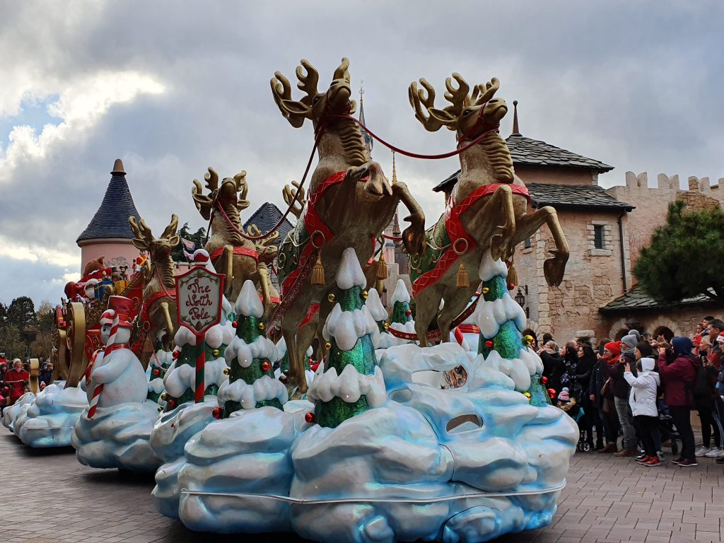 La parata di Natale a Disneyland Paris