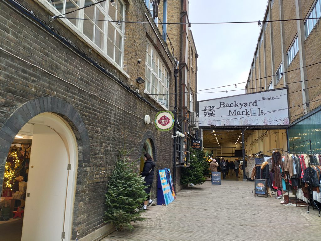 Il Backyard Market di Brick Lanr
