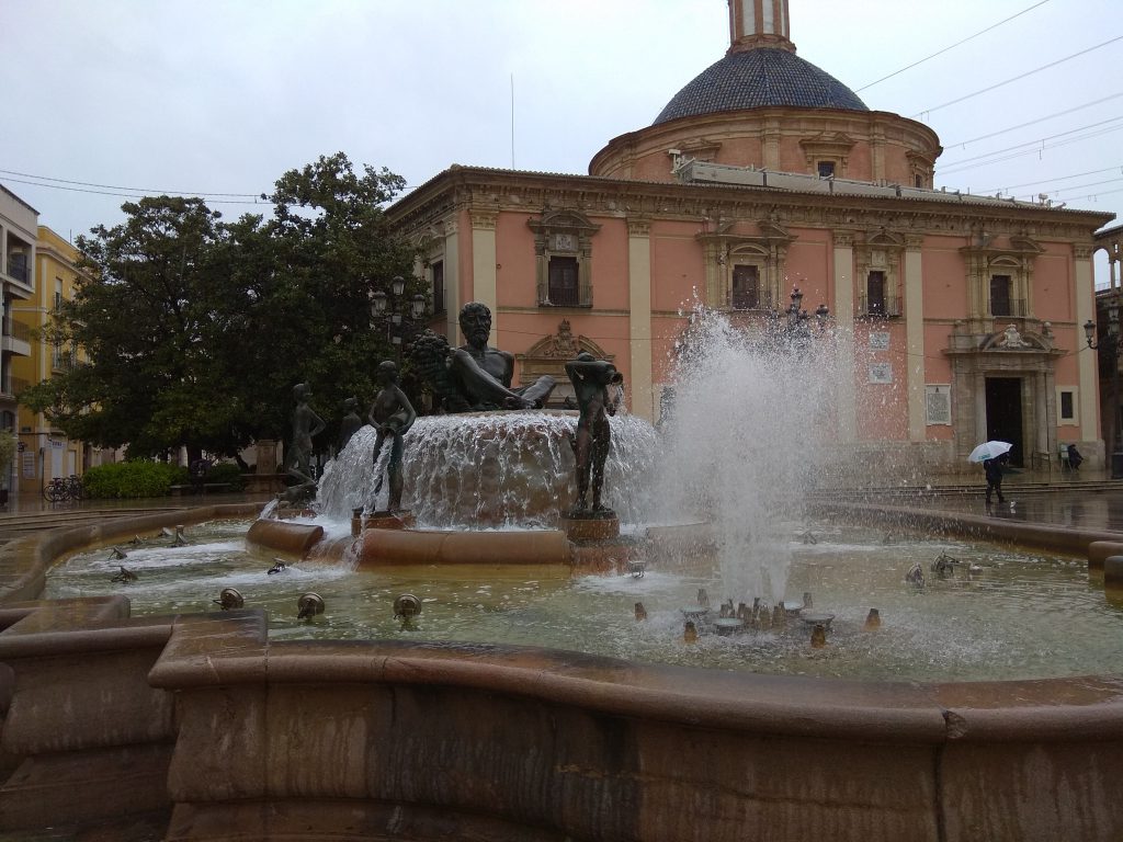La fontana di Plaza de la Virgen