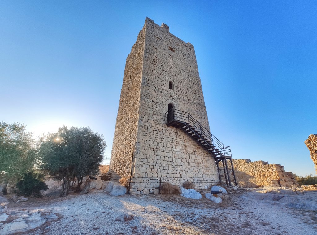Cosa vedere a Posada: il Castello della Fava