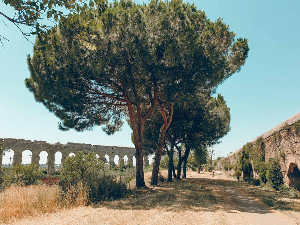 vacanze estive in Italia: Parco degli Acquedotti a Roma