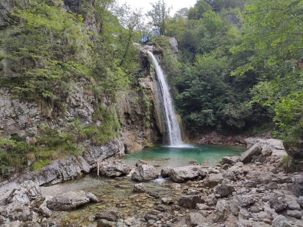 Cosa vedere nella Valle di Ledro: la Cascata d'Ampola
