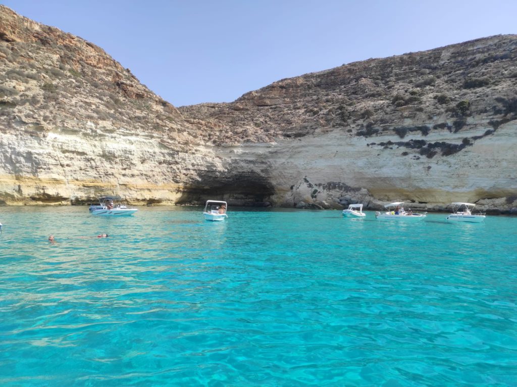 Cosa fare a Lampedusa: gita in barca