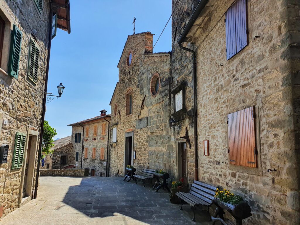 Il borgo di Raggiolo