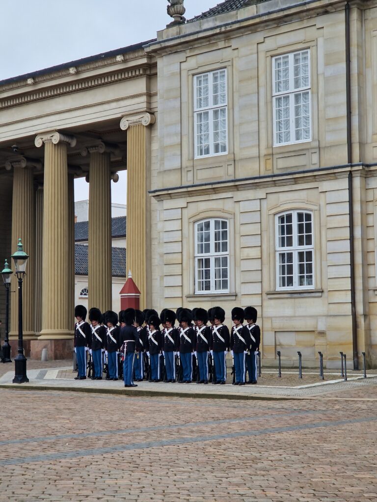 il cambio della guardia ad Amalienborg