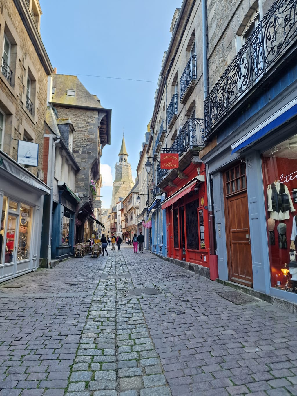 Le case a graticcio e le botteghe del centro medievale di Dinan